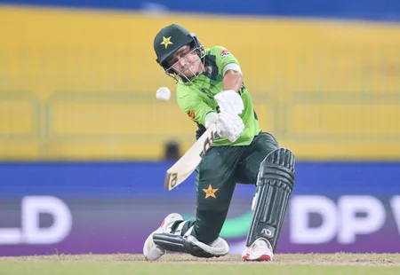 Women's Asia Cup: कप्तान फातिमा सना की तूफ़ानी पारी, श्रीलंका के सामने पाकिस्तान ने रखा 131 रनों का लक्ष्य