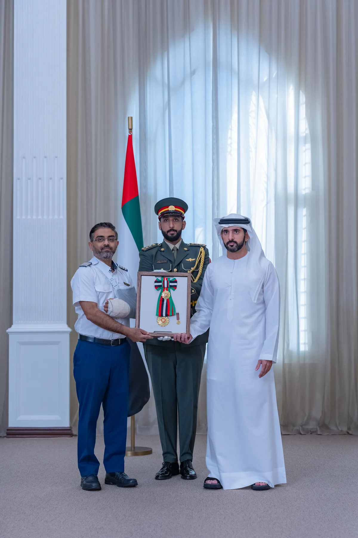 दुबई-तेल अवीव विमान को हाइजैक से बचाने वाले भारतीय पायलट को UAE का सर्वोच्च नागरिक सम्मान