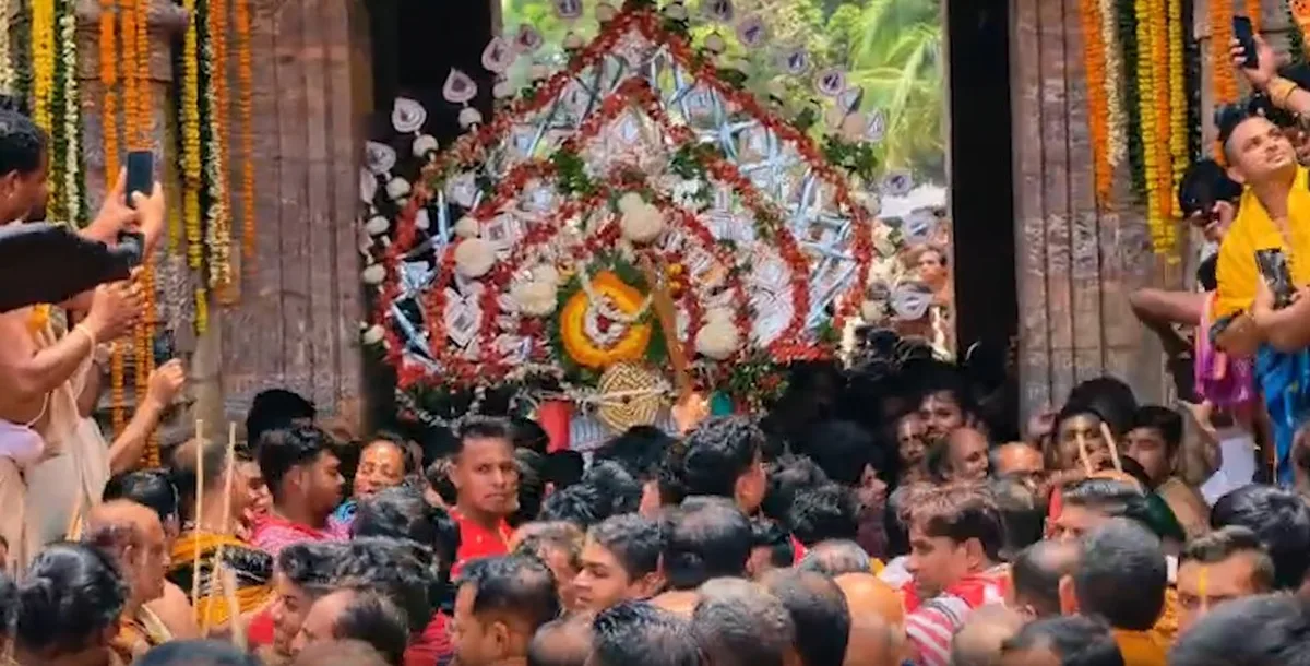 जय जगन्नाथ के जयकारों से गूंजा पुरी, लाखों भक्तों के बीच शुरू हुई भगवान की घर वापसी 'बहुदा यात्रा'