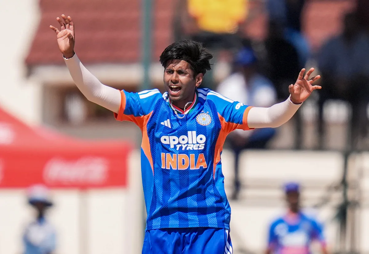 मयंक यादव ने रचा इतिहास, T20I की पहली ही गेंद पर विकेट लेकर इस खास क्लब में हुए शामिल