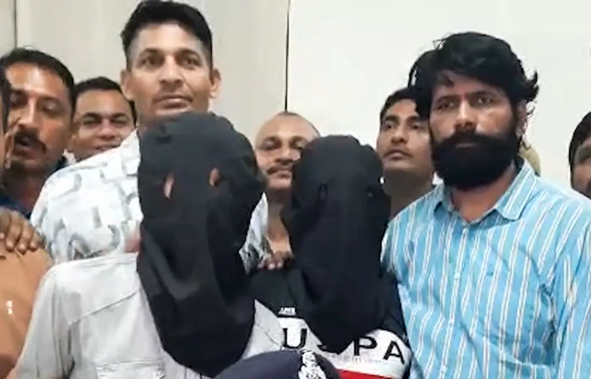 टाइगर श्रॉफ फायरिंग मामला: 25 हजार में खरीदी गई बाइक से हुआ था हमला, नेपाल भागने की फिराक में थे शूटर