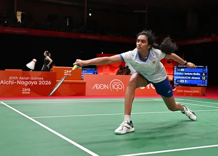 एशियन गेम्स 2026: क्वार्टर फाइनल में कड़ा संघर्ष, पहला गेम जीतने के बावजूद जापान से हारीं पीवी सिंधु