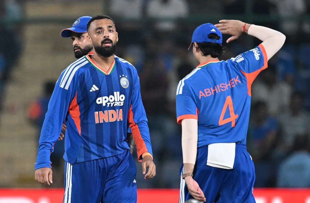 अफगानिस्तान सीरीज के बीच टीम इंडिया को झटका, स्पिनर वरुण चक्रवर्ती चोट के कारण बाहर