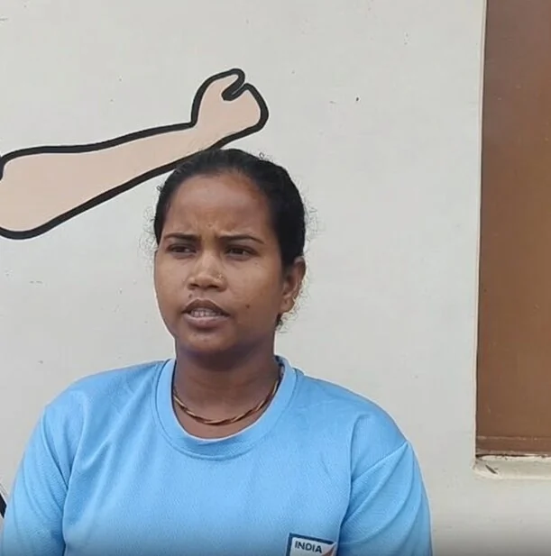 एक कोच का जुनून: पत्नी के गहने दांव पर लगाकर महिला फुटबॉल टीम को IWL तक पहुँचाया