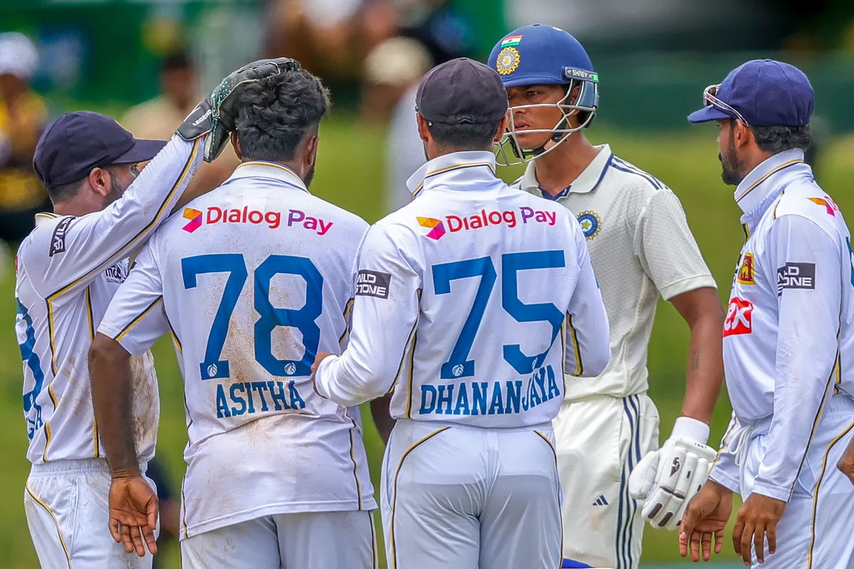 यशस्वी जायसवाल और असिथा फर्नांडो पर ICC का एक्शन, मैदान पर भिड़ने की मिली सज़ा