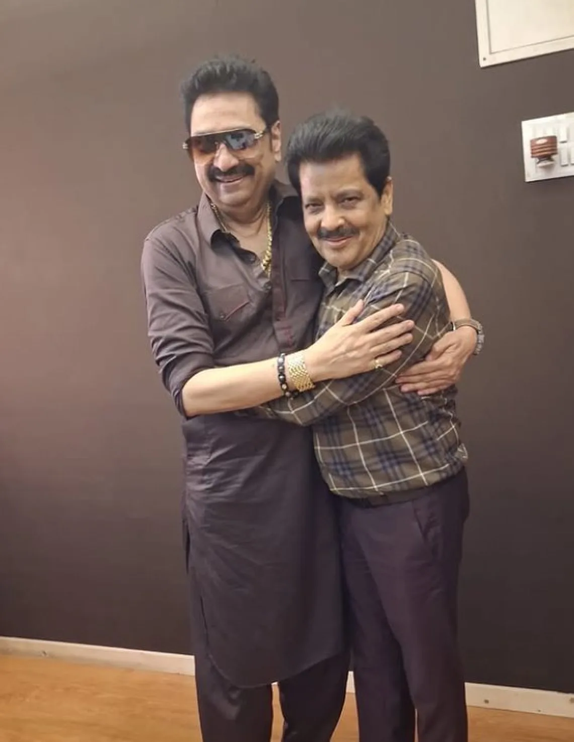 90s की दो जादुई आवाज़ें फिर एक साथ? कुमार सानू और उदित नारायण ने छेड़ी नए प्रोजेक्ट की चर्चा