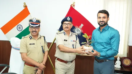 टीम इंडिया के तेज गेंदबाज मुकेश और आकाश अब बिहार पुलिस में DSP, वर्दी पहनकर शुरू की नई पारी