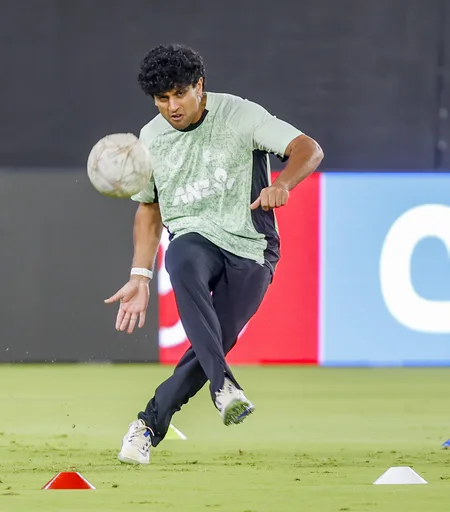 भारत दौरे से पहले न्यूजीलैंड को झटका, प्रमोशनल शूट में स्टार खिलाड़ी रचिन रवींद्र चोटिल