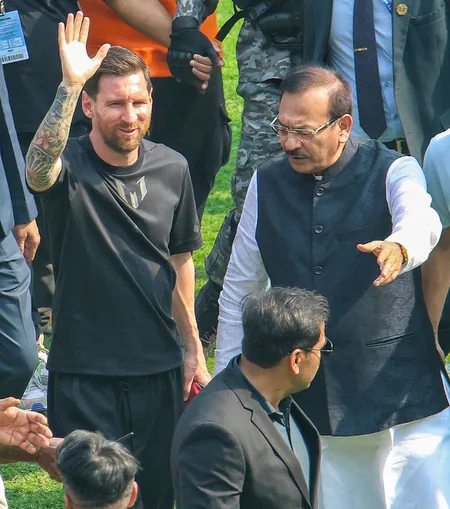 मेसी इवेंट विवाद: पूर्व मंत्री अरूप बिस्वास को बड़ी राहत, कलकत्ता हाईकोर्ट ने 30 नवंबर तक बढ़ाई अंतरिम सुरक्षा