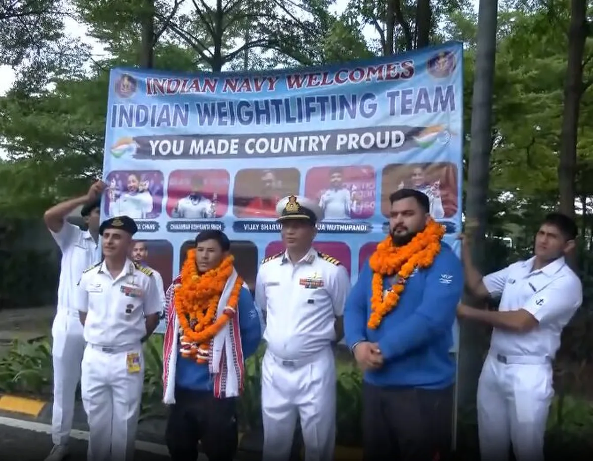 Commonwealth Games 2026: स्वर्ण पदक विजेता मीराबाई समेत वेटलिफ्टिंग टीम का दिल्ली में ढोल-नगाड़ों से स्वागत